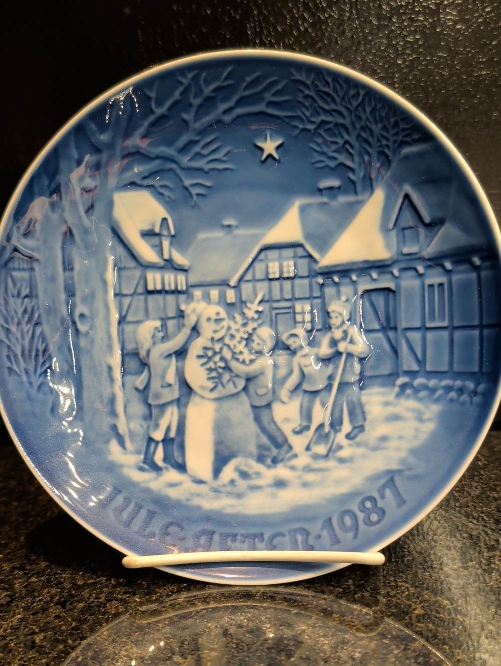 Bing & Grondahl Wall Plate - 1987 Christmas Plate